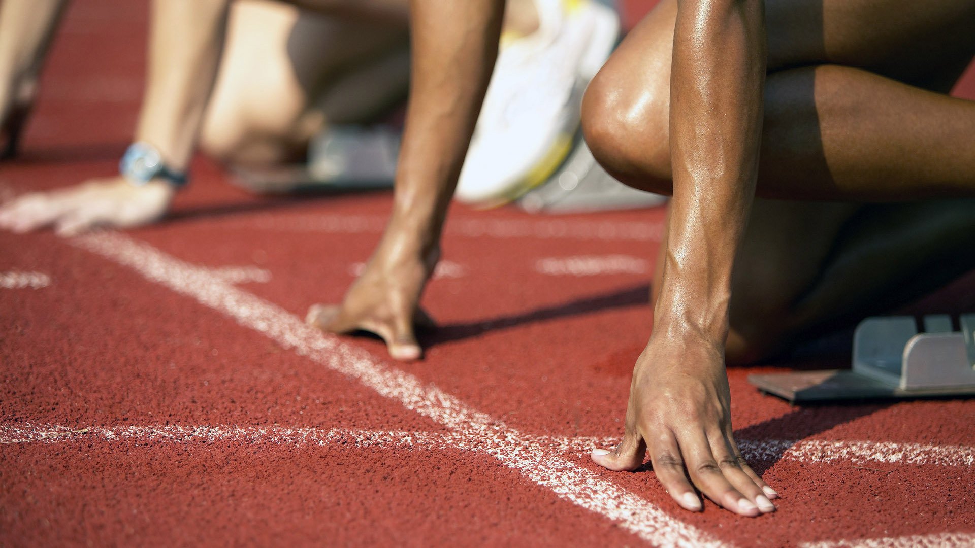 世界铁人三项系列赛慕尼黑站 中国男队在雨战中依旧闯入前十，世界铁人三项标准