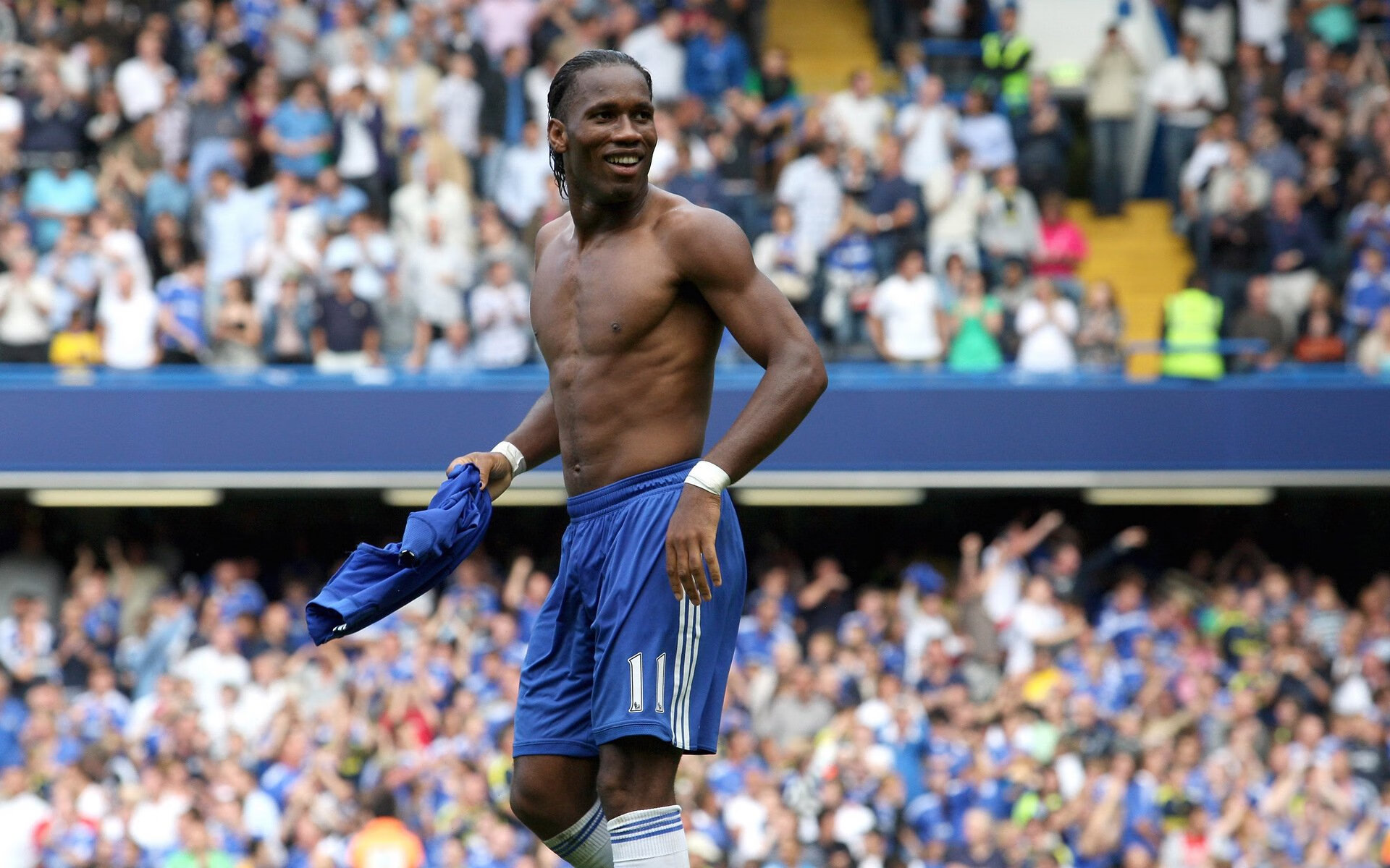 欧冠小组赛曼城大胜拜仁 哈兰德一传两射继续延续高效表现，曼城拜仁欧冠1314两回合比分